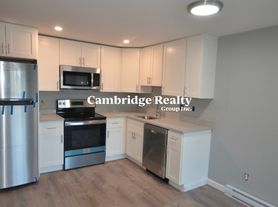 117 Cross St, Somerville, MA