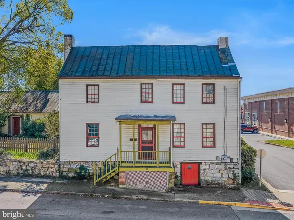 309 W Liberty St, Charles Town, WV 25414