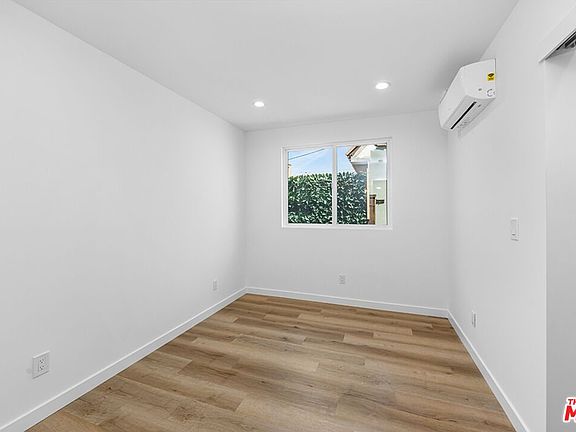4th image of 1148 1/2 S Tremaine Ave