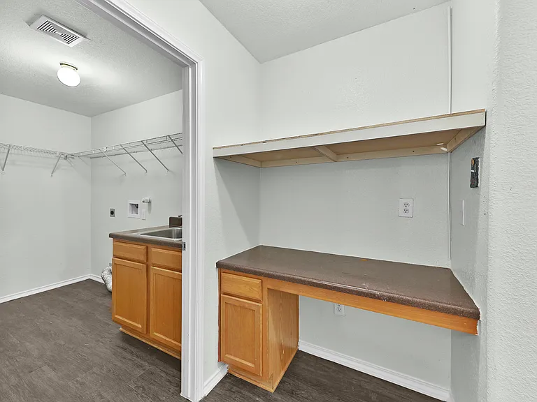 210 Hallie Pass — Photo 21