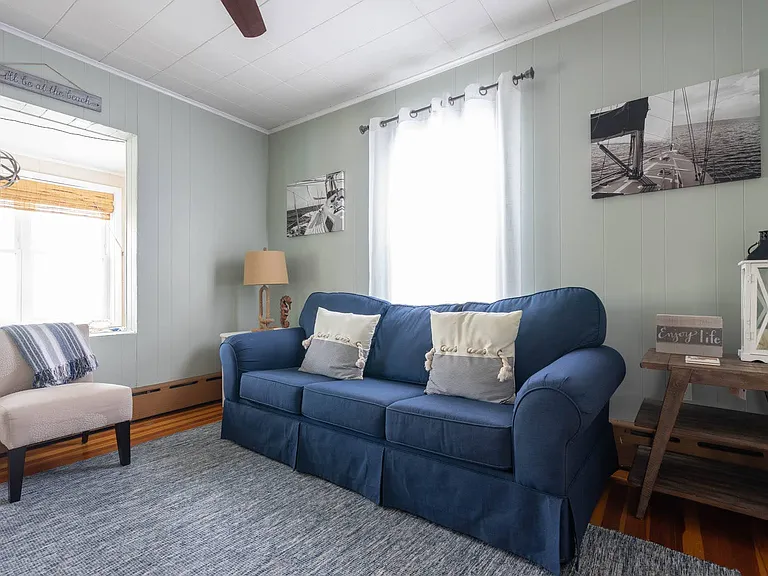 4 Vaughan Ave — Photo 20