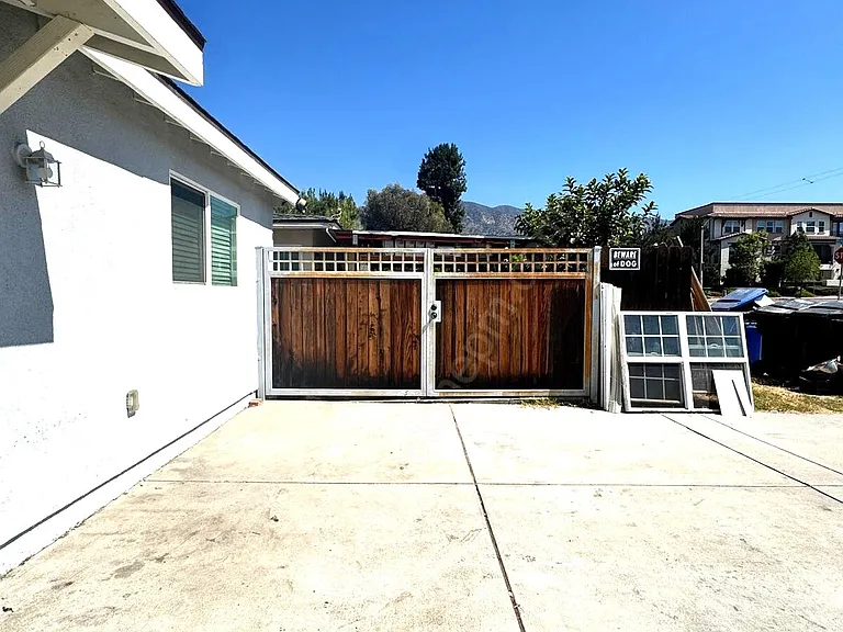 704 W Foothill Blvd — Photo 9