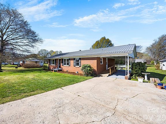 3rd image of 619 Plato Lee Rd