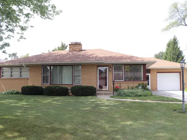 4692 Richardson Dr, Bay City, MI 48706