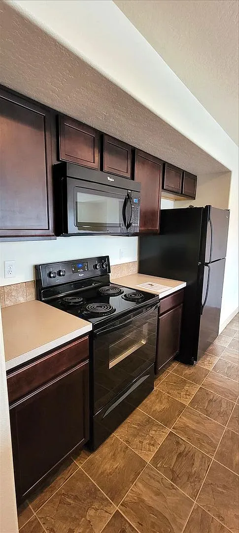 1014 S Olympia Pl Unit C — Photo 1