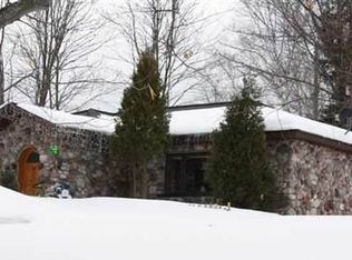 409 Radisson Dr, Marquette, MI 49855