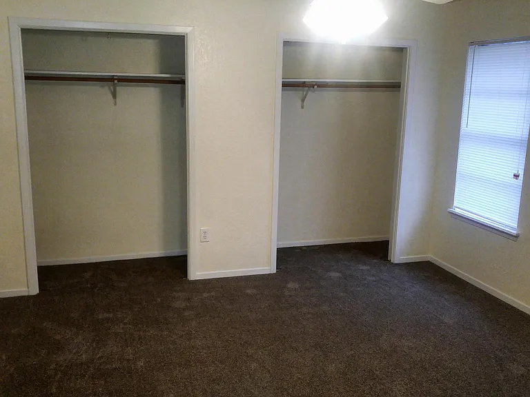 1029 Blue Carriage Ln N — Photo 11