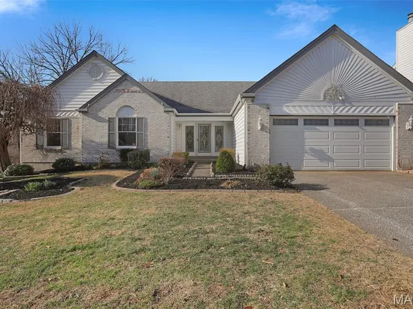 2060 Lost Meadow Dr, Saint Charles, MO 63303