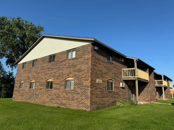 Make Lake Street Apartments YOUR Home!!, 1007 S Lake St #10, Neenah, WI 54956