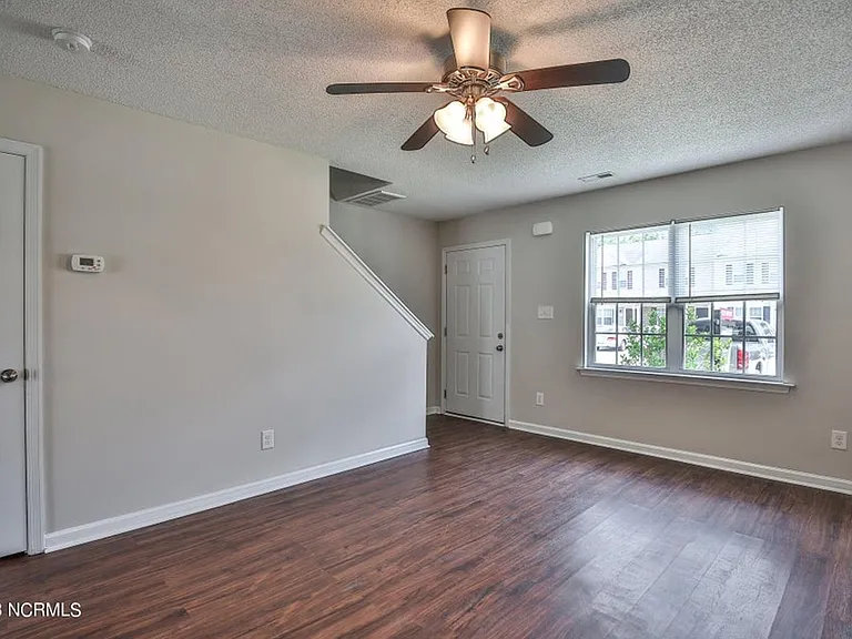 4001 Banister Loop — Photo 8