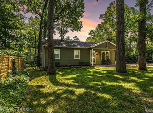 1755 Rosedale St, West Bloomfield, MI 48324