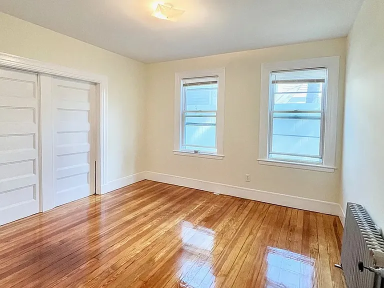 300 Summit Ave — Photo 10