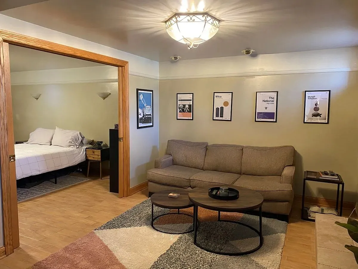 1 bed, 1100 sqft, $1,295 — Photo 4