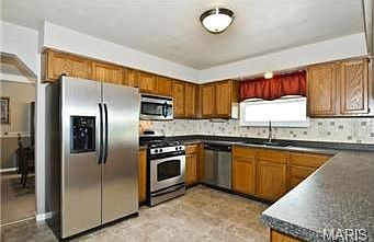 3rd image of 734 Loretta Dr