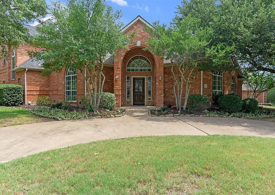 1st image of 2305 Woodmont Cir