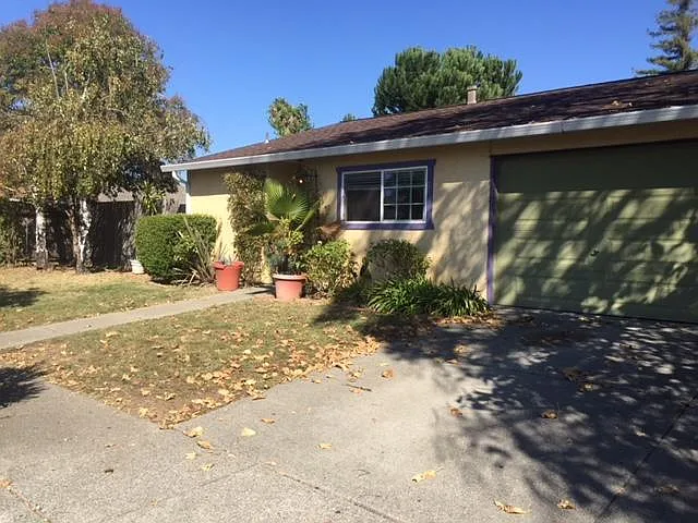 3904 Solomon Ave — Photo 2