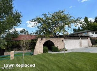 2060 Del Rio Ln, Reno, NV 89509