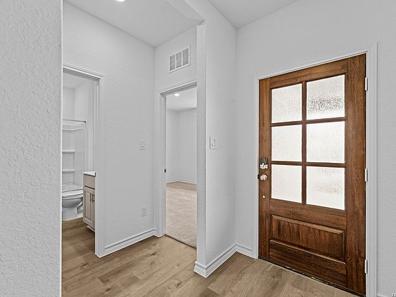 3rd image of 438 Nightingale Ave