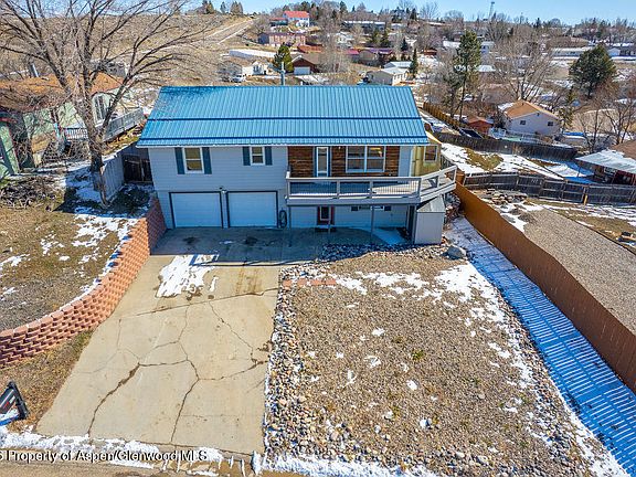 3rd image of 982 Langford Dr