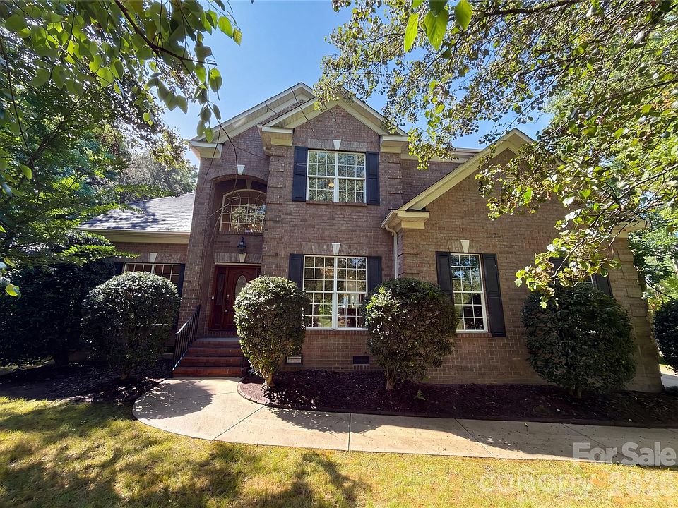1st image of 612 Carver Pond Ln