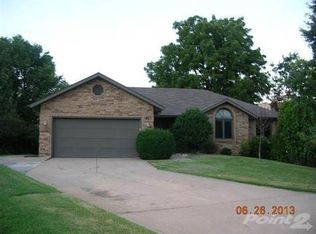 975 E Maplewood Ct, Springfield, MO 65807