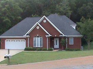 2615 Oak Village Dr, Anniston, AL 36207