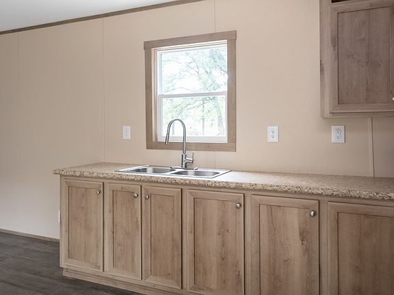 3rd image of 108 Cherrywood St