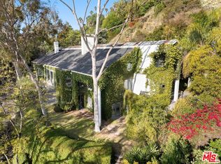 10549 Rocca Pl, Los Angeles, CA 90077