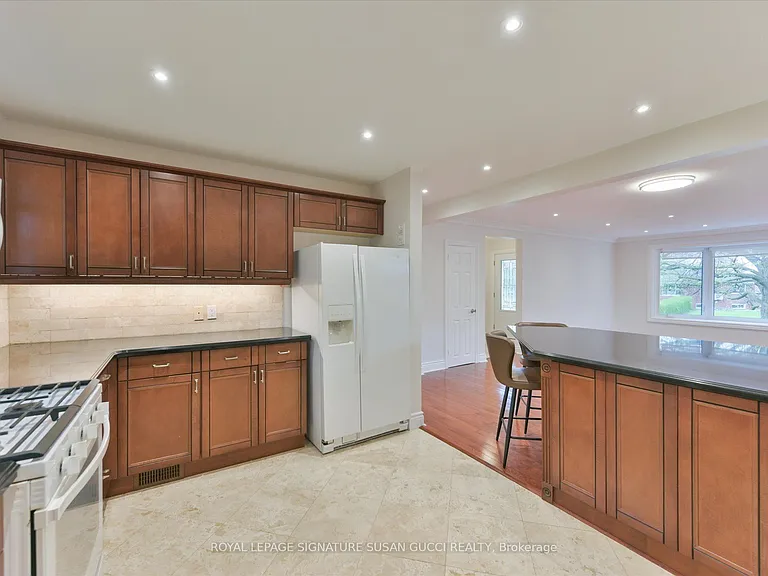30 Shaunavon Heights Cres — Photo 10