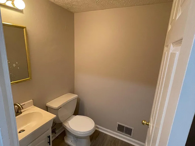 1717 River St NE #B — Photo 5