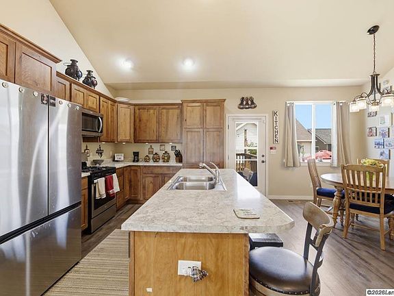 5th image of 3833 Bobolink Ln
