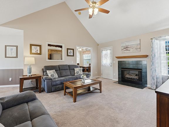 4th image of 7936 Hamilton Mill Dr