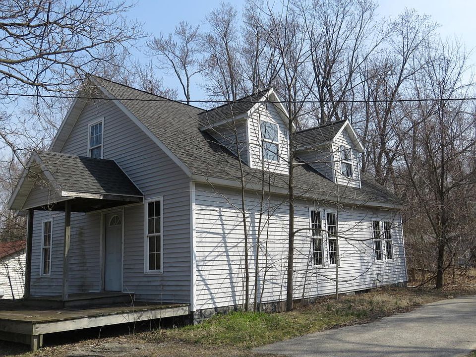 2nd image of 12003 Maple St