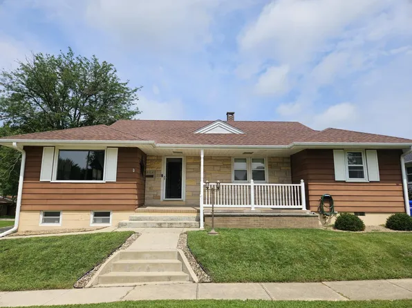 701 5th St SE, Oelwein, IA 50662