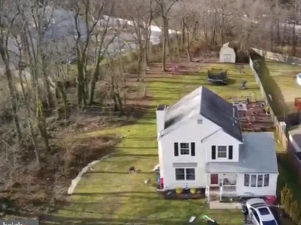 106 E Williams Ave, Barrington, NJ 08007