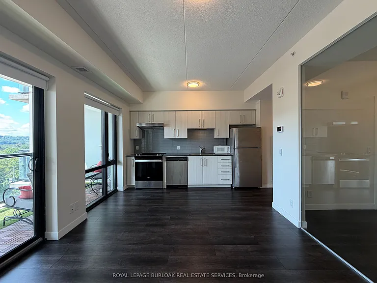 15 Queen St S #701 — Photo 6