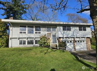 22812 24th Ave S, Seattle, WA