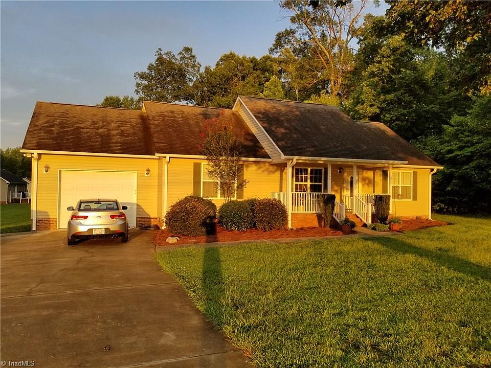 2nd image of 744 Nat Conrad Rd