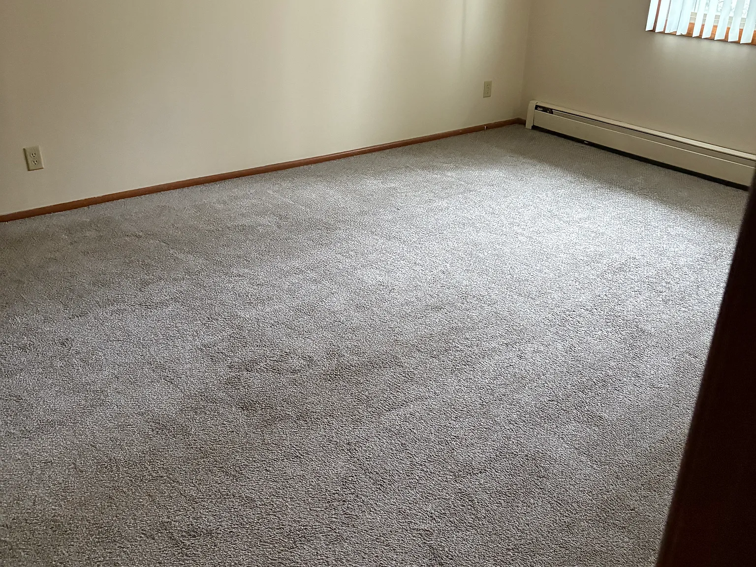 2 bed, 850 sqft, $1,400 — Photo 2