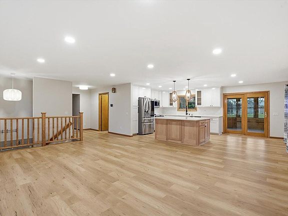 2nd image of 5566 Mary Lake Road