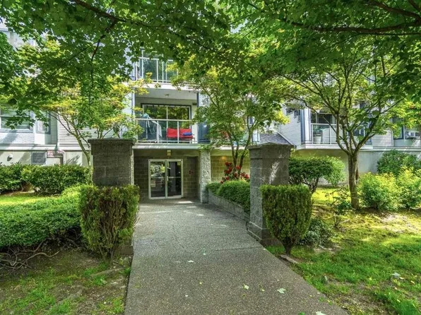 20177 54a Ave #210, Langley, BC V3A 3W6