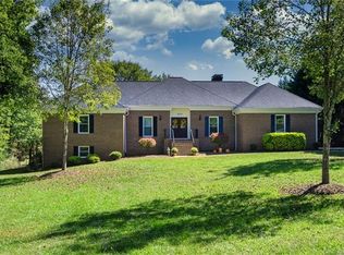 4330 Rodeway Ct NE, Hickory, NC 28601