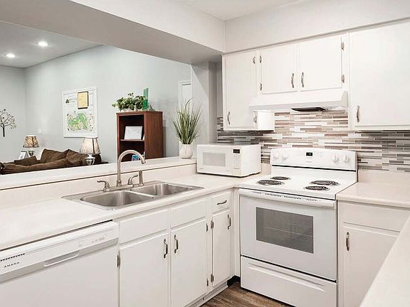 2nd image of 2060 Continental Ave #D2