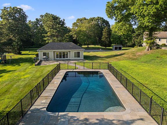 4th image of 455 Stonington Road