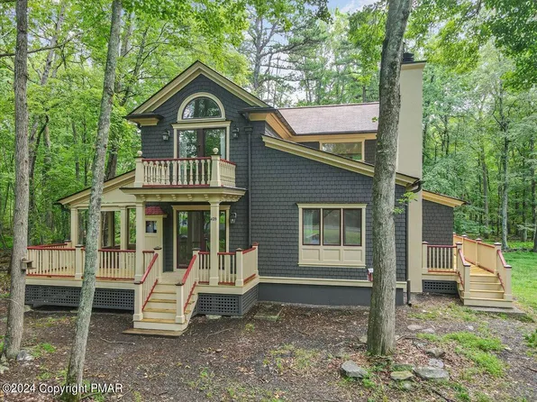 429 Underhill Dr, Bushkill, PA 18371