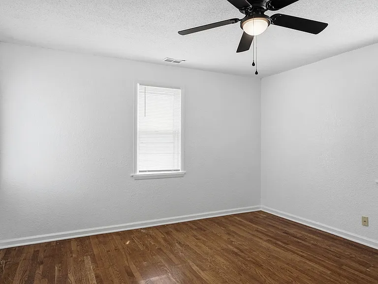 220 Brooklyn Ave — Photo 21