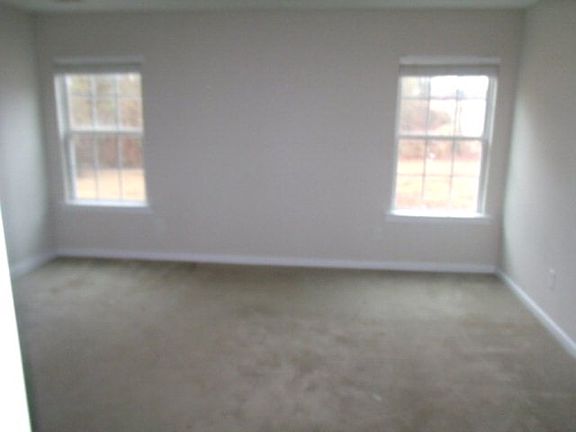 5th image of 801 Westlawn Dr