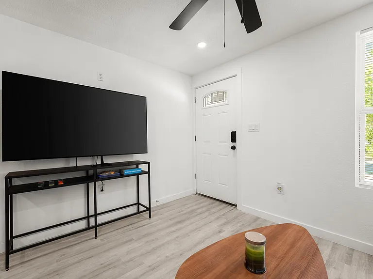 45 Anthony St #B — Photo 8