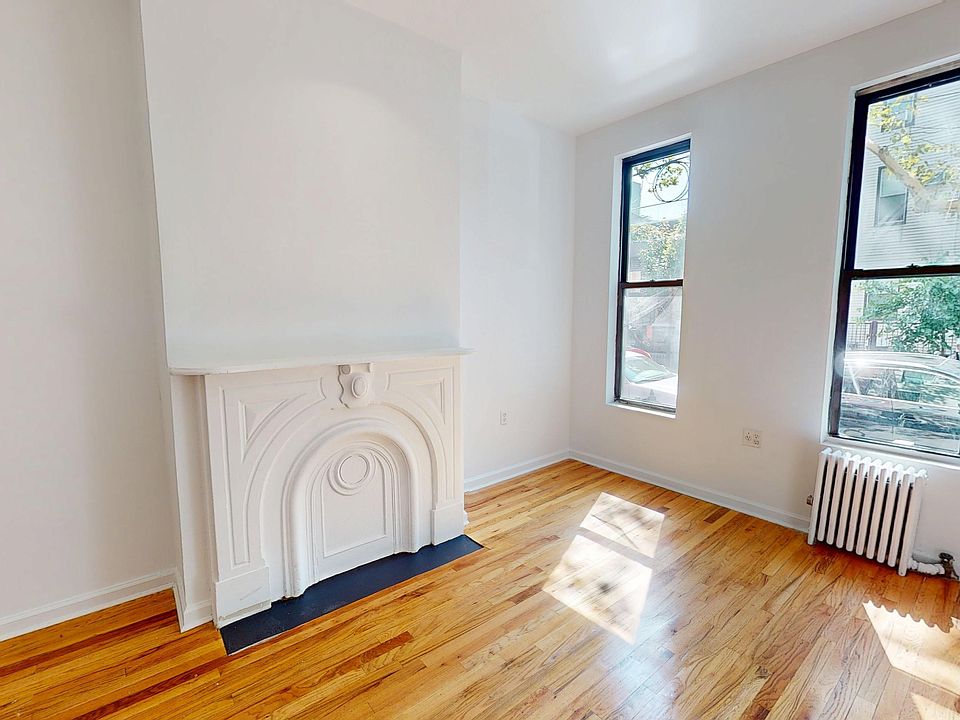 1st image of 137 N 8th St APT 1R