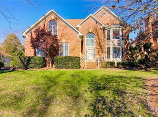 4703 Jamesford Dr, Jamestown, NC 27282